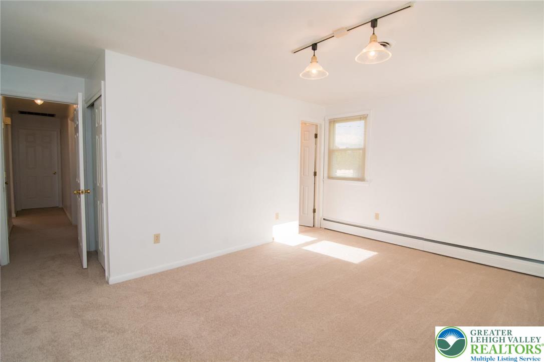 Allentown City, Pennsylvania 18104, United States, 3 Bedrooms Bedrooms, ,2 BathroomsBathrooms,Residential,Active,246953