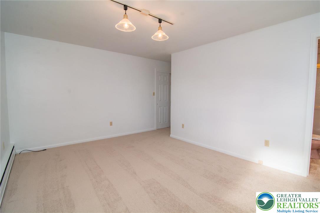 Allentown City, Pennsylvania 18104, United States, 3 Bedrooms Bedrooms, ,2 BathroomsBathrooms,Residential,Active,246953