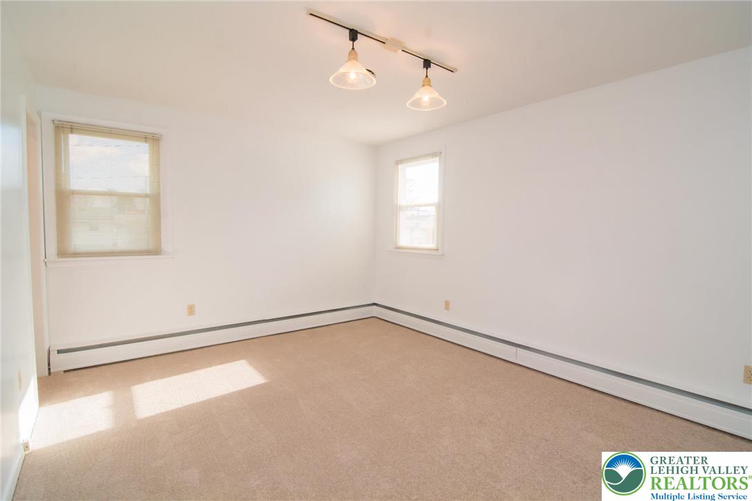 Allentown City, Pennsylvania 18104, United States, 3 Bedrooms Bedrooms, ,2 BathroomsBathrooms,Residential,Active,246953