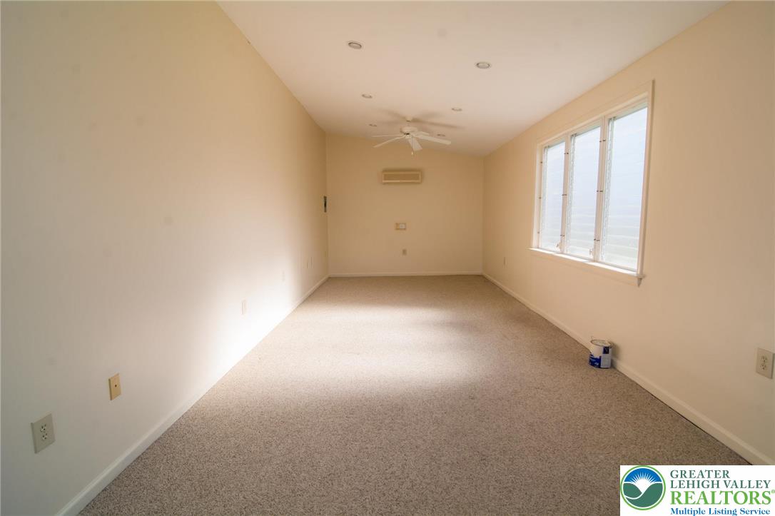 Allentown City, Pennsylvania 18104, United States, 3 Bedrooms Bedrooms, ,2 BathroomsBathrooms,Residential,Active,246953