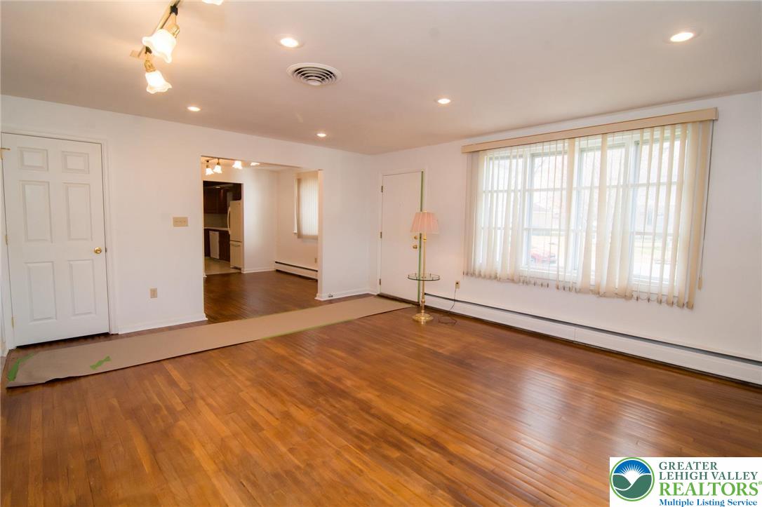 Allentown City, Pennsylvania 18104, United States, 3 Bedrooms Bedrooms, ,2 BathroomsBathrooms,Residential,Active,246953