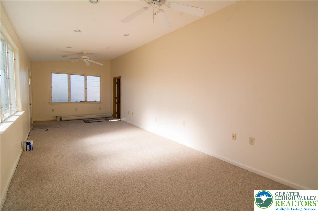 Allentown City, Pennsylvania 18104, United States, 3 Bedrooms Bedrooms, ,2 BathroomsBathrooms,Residential,Active,246953