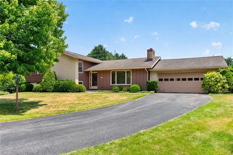 Photo of 3548 Ironstone Court, Bethlehem Twp, PA 18020 (MLS # 779718)