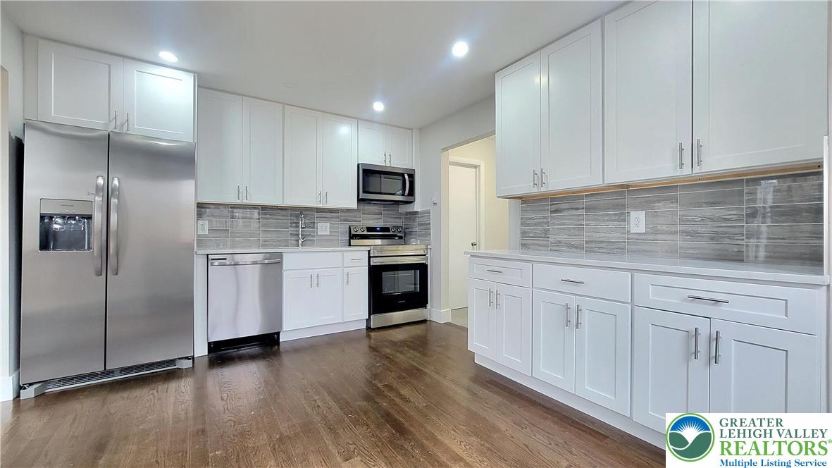 1123 BLACK BEAR Lane