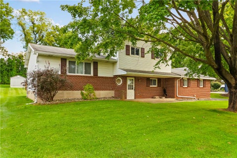 Homes For Sale - 4631 Pine Drive<br/> Lower Nazareth Twp, PA 18064