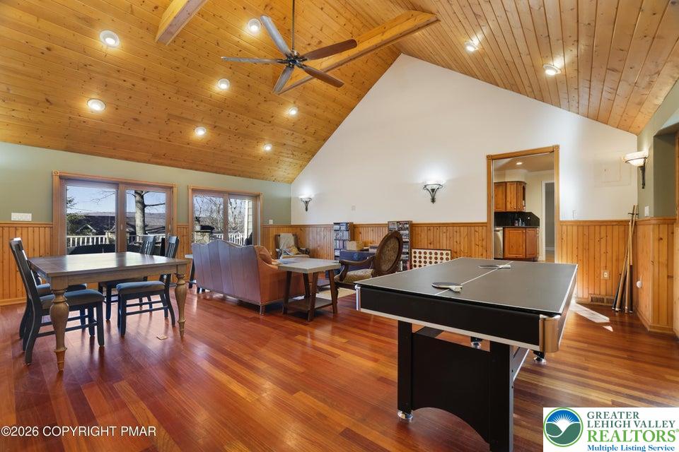 2135 Laurel Lane