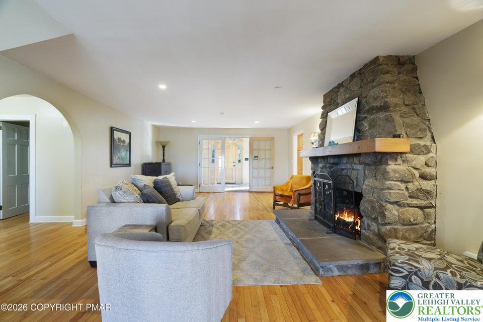 2135 Laurel Lane