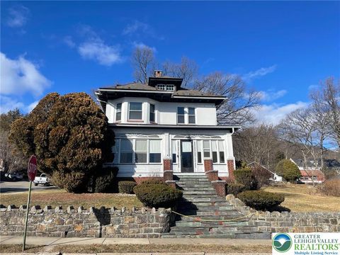 Photo of 101 E Plainfield Avenue, Pen Argyl Boro, PA 18072 (MLS # 770524)