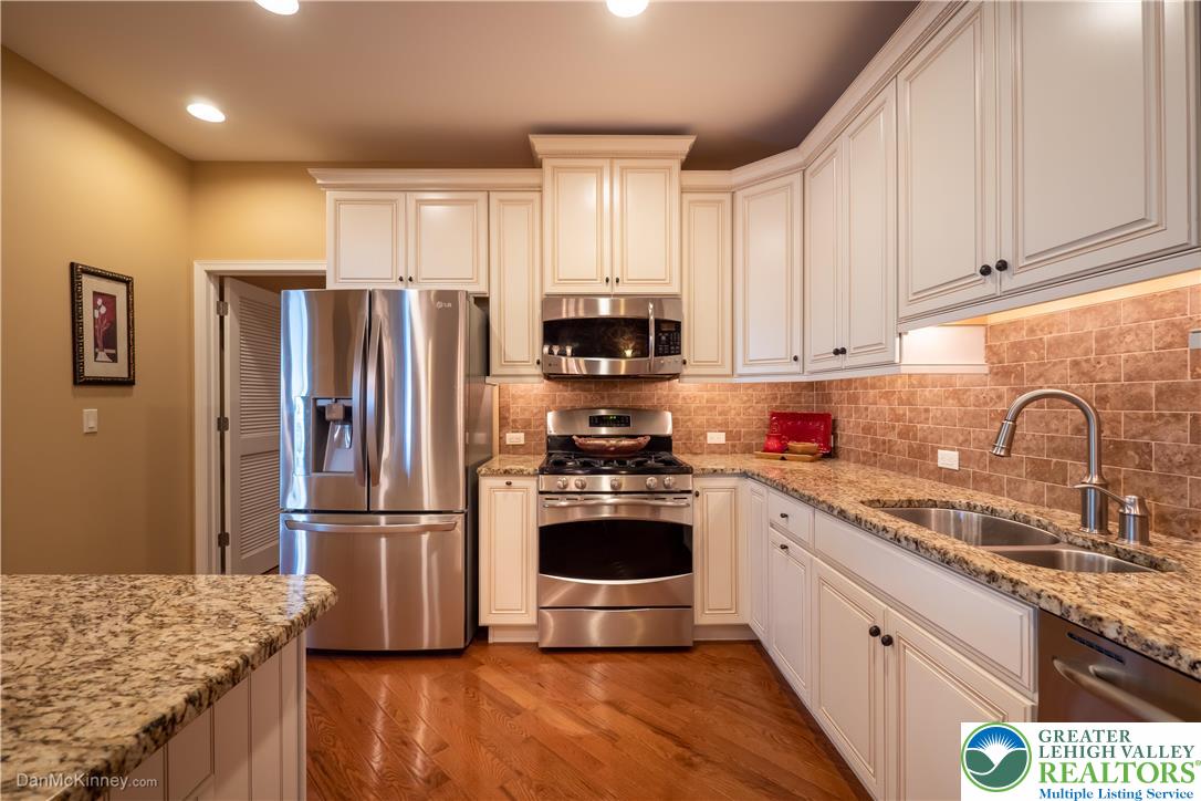 290 Inverness Circle