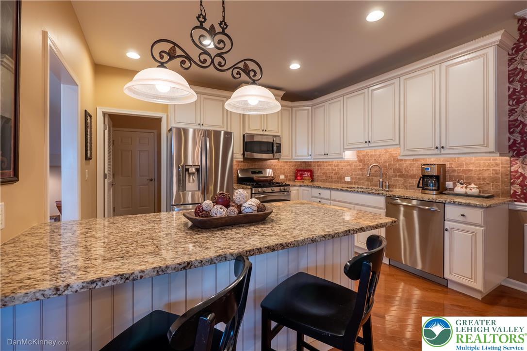 290 Inverness Circle
