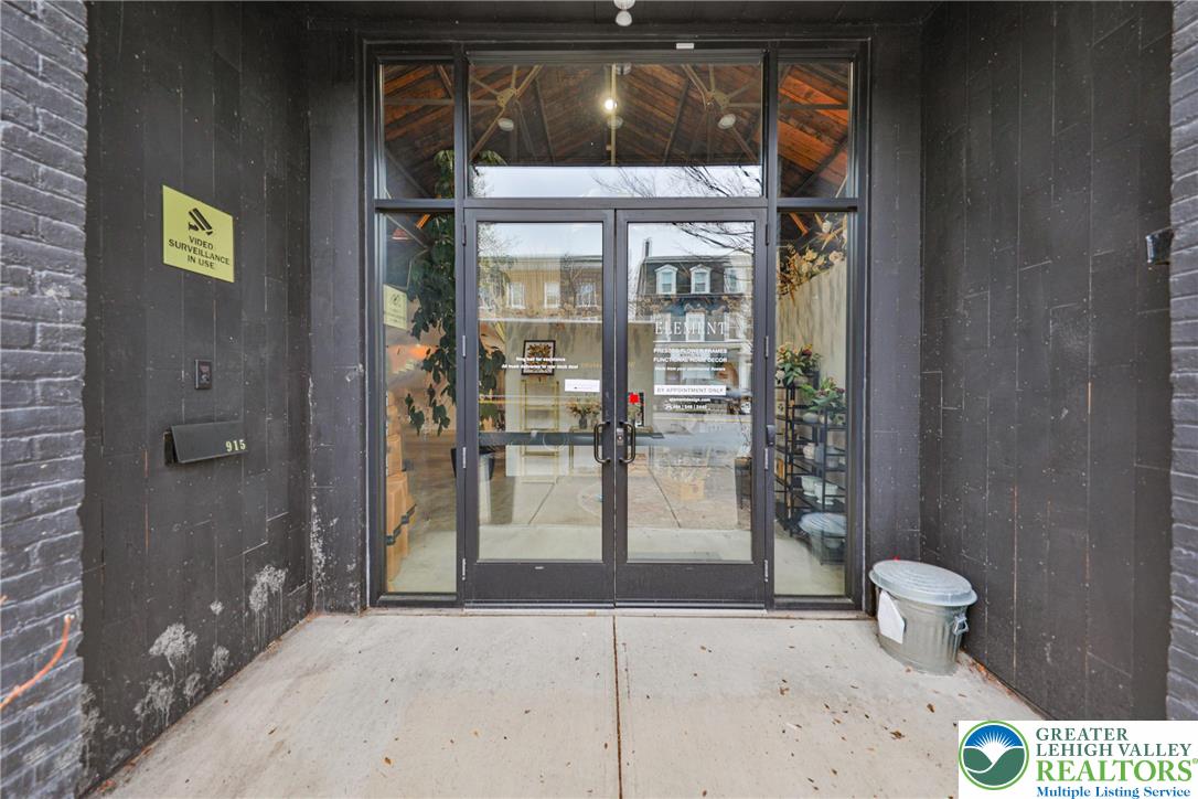 913 Northampton Street