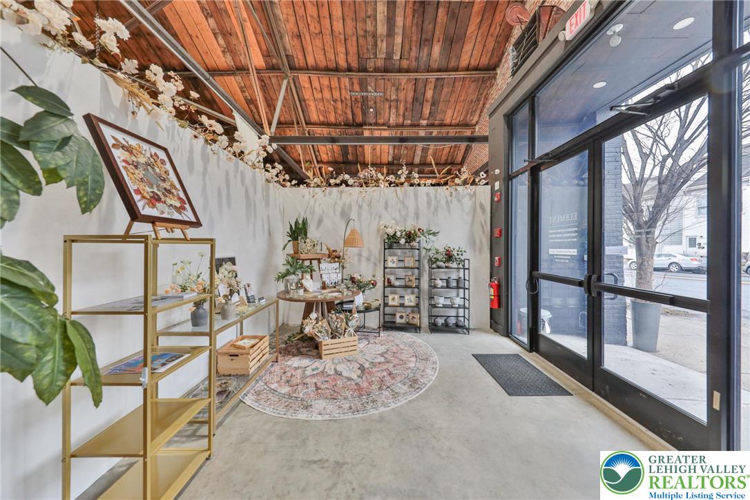 913 Northampton Street