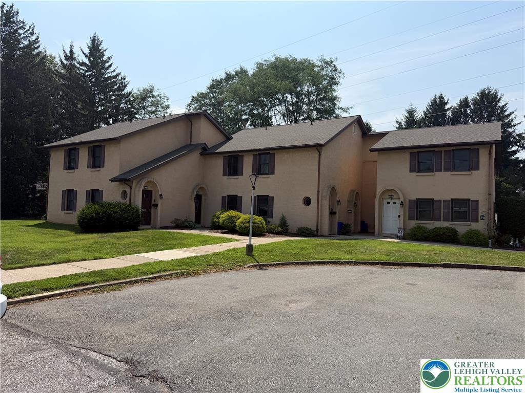 2404 Woodstock Dr A