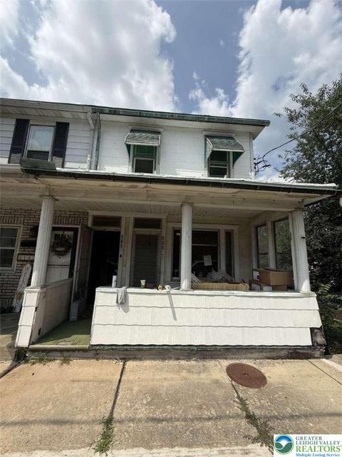 Photo of 146 E Center #2, Nesquehoning Boro, PA 18240 (MLS # 772228)