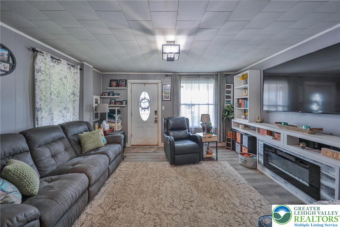 Whitehall Twp, Pennsylvania 18052, United States, 3 Bedrooms Bedrooms, ,1 BathroomBathrooms,Residential,Active,179045