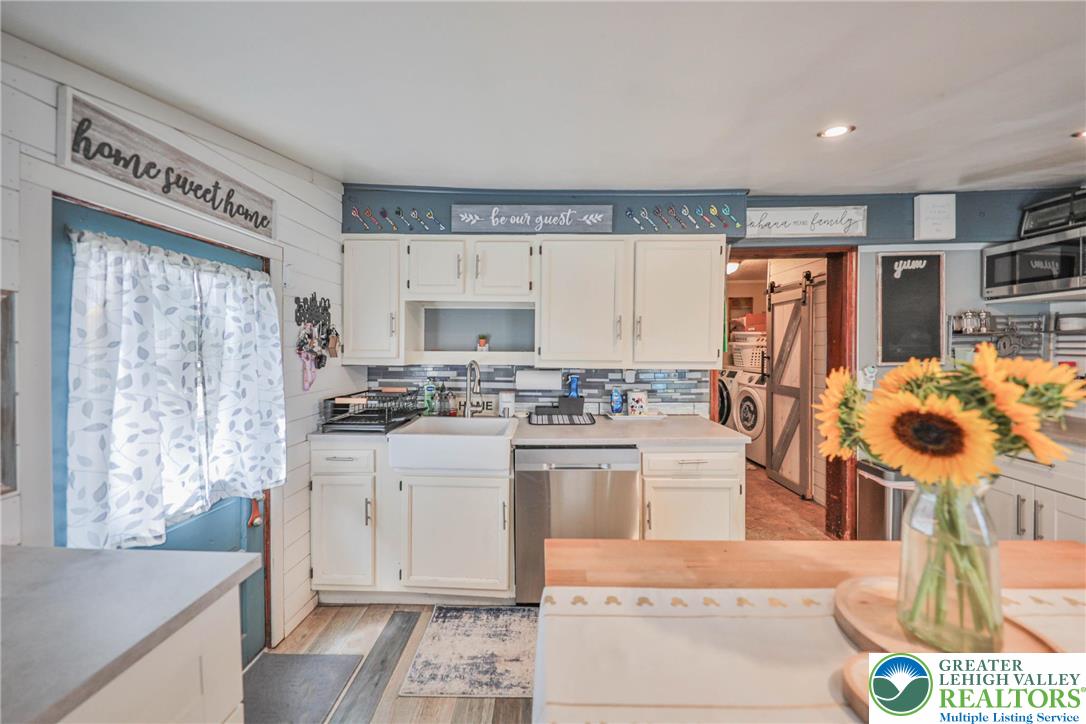 Whitehall Twp, Pennsylvania 18052, United States, 3 Bedrooms Bedrooms, ,1 BathroomBathrooms,Residential,Active,179045