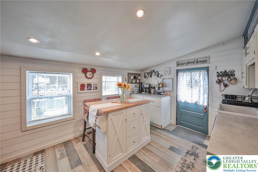 Whitehall Twp, Pennsylvania 18052, United States, 3 Bedrooms Bedrooms, ,1 BathroomBathrooms,Residential,Active,179045