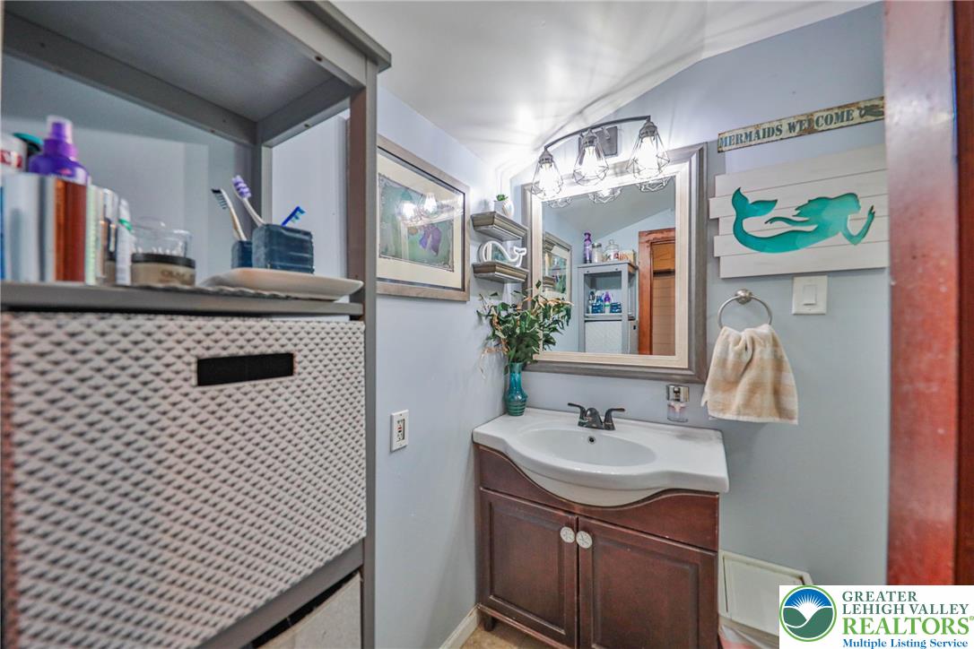 Whitehall Twp, Pennsylvania 18052, United States, 3 Bedrooms Bedrooms, ,1 BathroomBathrooms,Residential,Active,179045