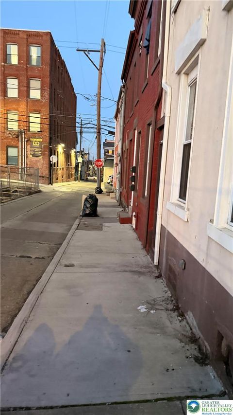 Photo of 832 Chestnut Street, Allentown, PA 18102 (MLS # 776119)