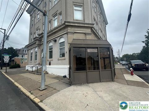 Photo of 1 N Broadway, Wind Gap Boro, PA 18091 (MLS # 770132)