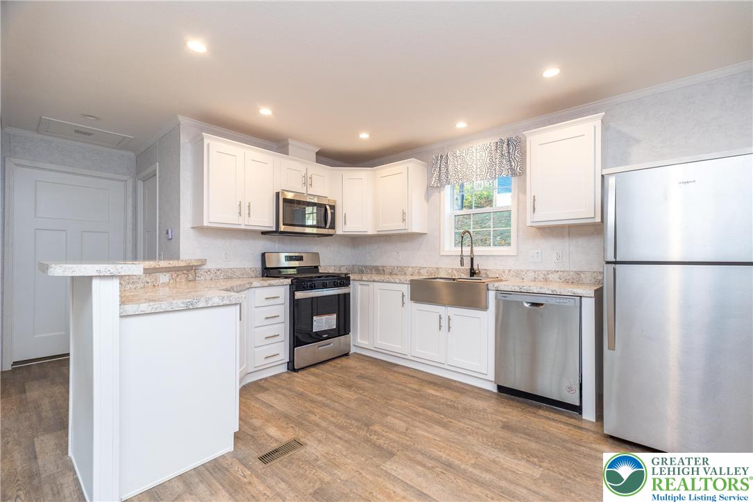 465 Royal Manor Road LOT 8