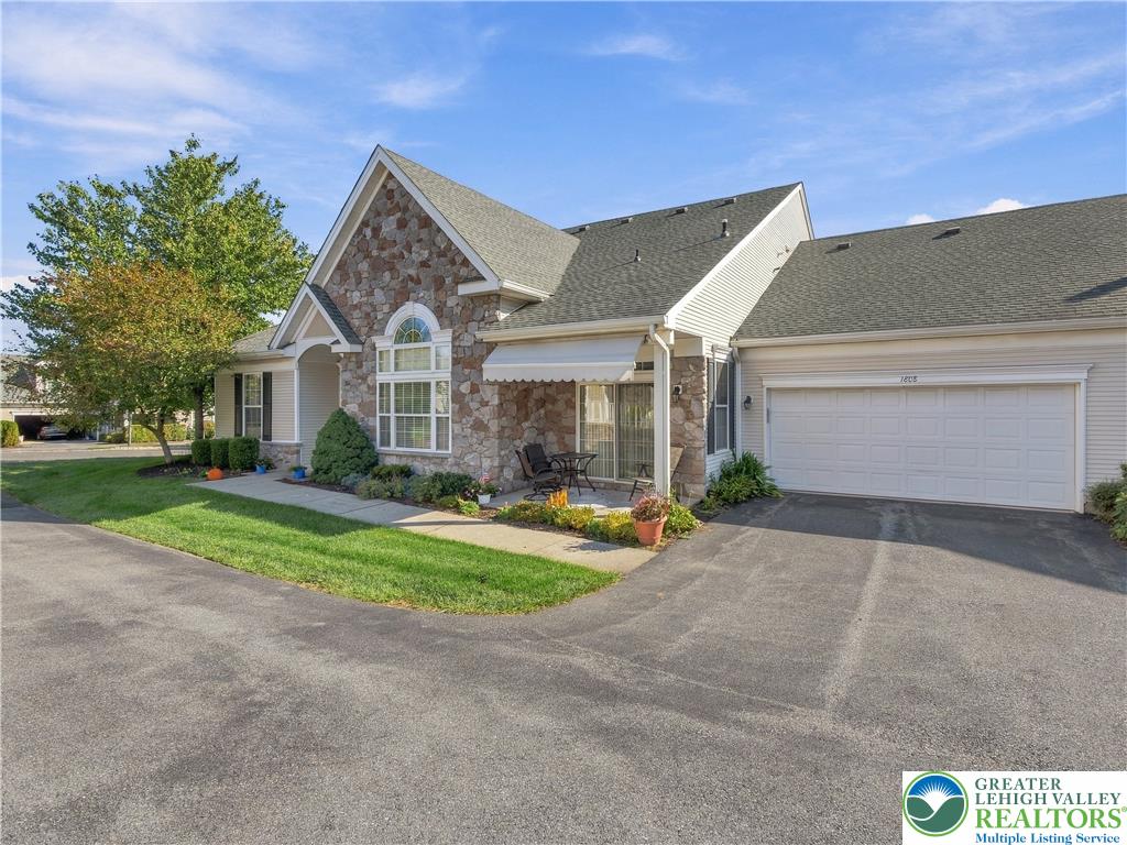 1808 Felicity Lane