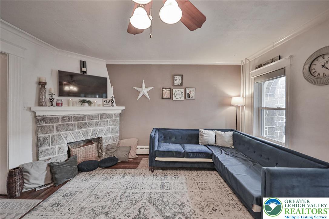 Allentown City, Pennsylvania 18104, United States, 3 Bedrooms Bedrooms, ,2 BathroomsBathrooms,Residential,Pending,246199