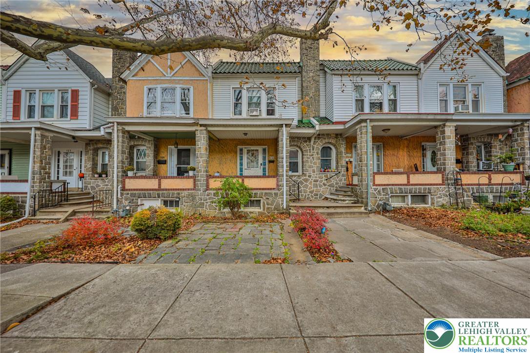 Allentown City, Pennsylvania 18104, United States, 3 Bedrooms Bedrooms, ,2 BathroomsBathrooms,Residential,Pending,246199