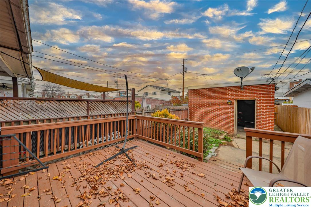 Allentown City, Pennsylvania 18104, United States, 3 Bedrooms Bedrooms, ,2 BathroomsBathrooms,Residential,Pending,246199