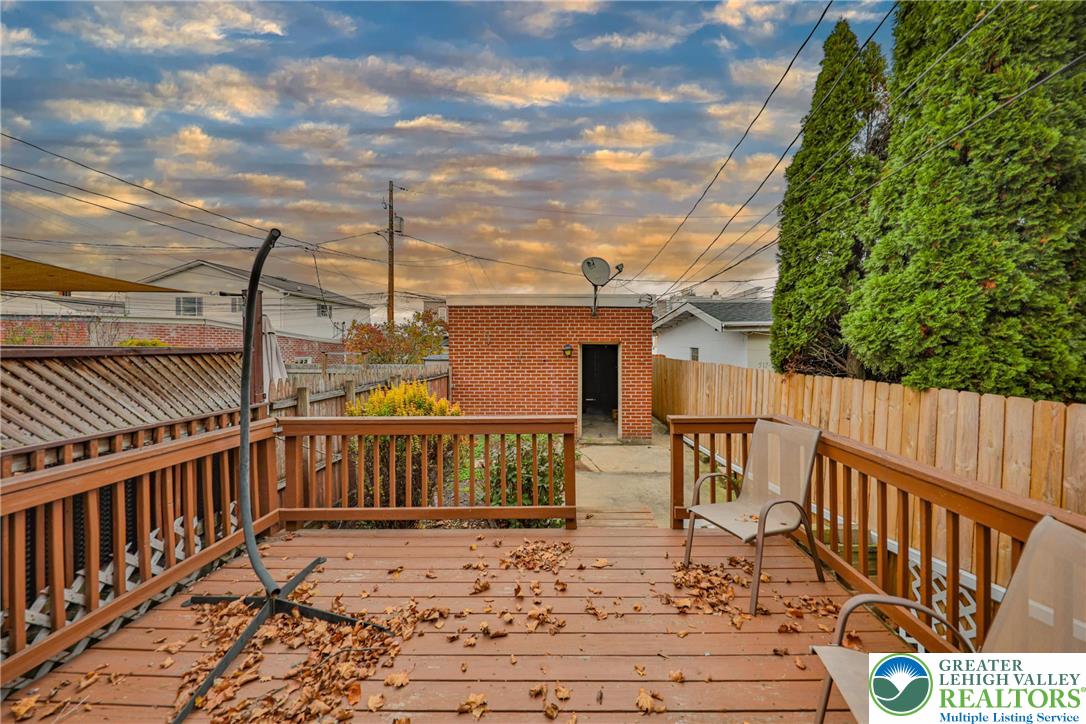 Allentown City, Pennsylvania 18104, United States, 3 Bedrooms Bedrooms, ,2 BathroomsBathrooms,Residential,Pending,246199