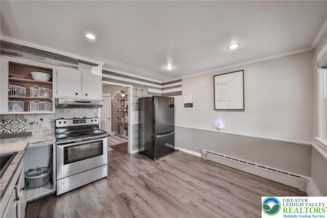 Allentown City, Pennsylvania 18104, United States, 3 Bedrooms Bedrooms, ,2 BathroomsBathrooms,Residential,Pending,246199