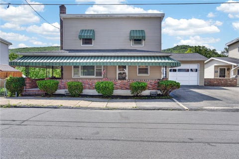 Photo of 128 W Columbus Avenue, Nesquehoning Boro, PA 18240 (MLS # 778709)
