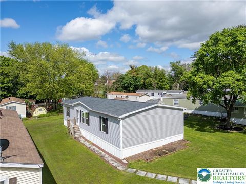 Photo of 5768 Pfeiffer Circle, Heidelberg Twp, PA 18053 (MLS # 777086)