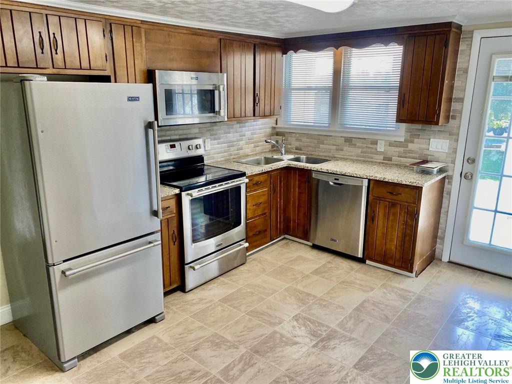 Whitehall Twp, Pennsylvania 18052, United States, 1 Bedroom Bedrooms, ,1 BathroomBathrooms,Residential,Active,229926