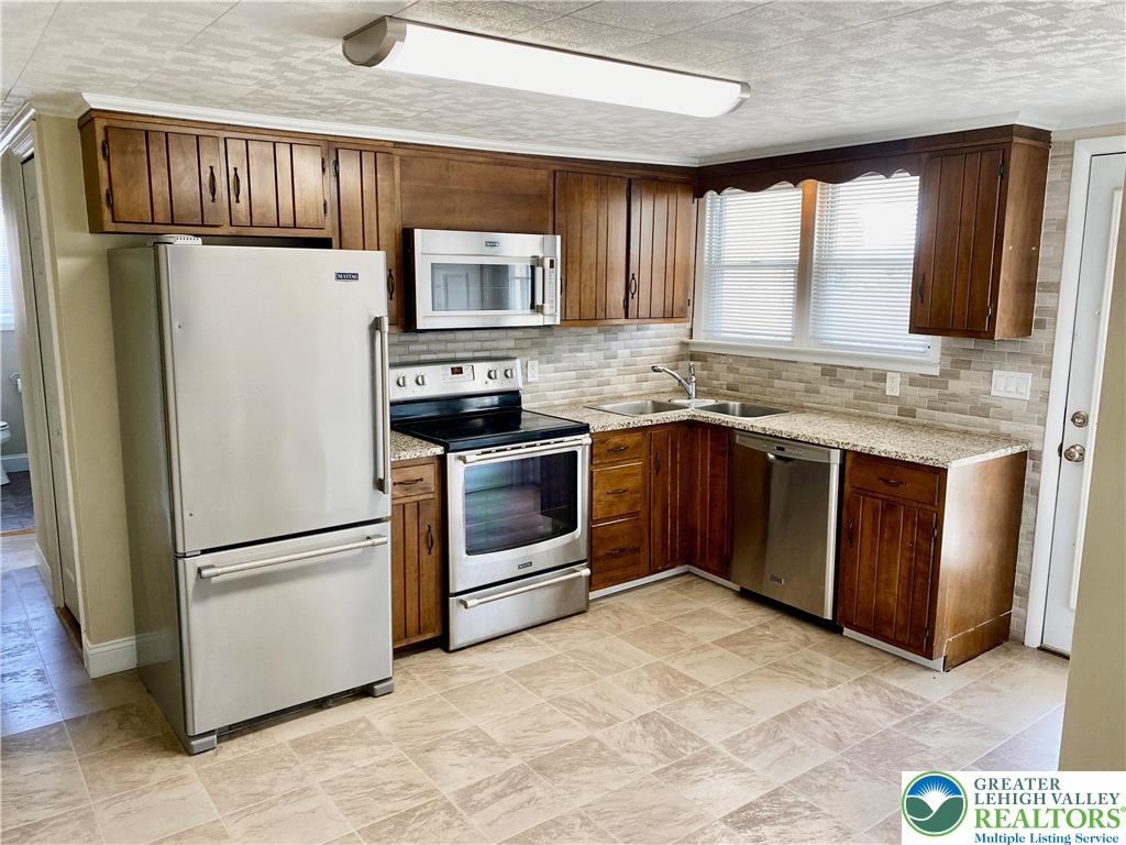 Whitehall Twp, Pennsylvania 18052, United States, 1 Bedroom Bedrooms, ,1 BathroomBathrooms,Residential,Active,229926