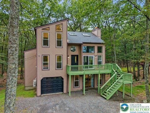 Photo of 317 Robinwood Terrace, Stroud Twp, PA 18301 (MLS # 766179) Photo of 317 Robinwood Terrace, Stroud Twp, PA 18301 (MLS # 766179)