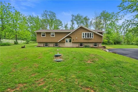 Photo of 1040 Riverview Drive, Lehigh Twp, PA 18088 (MLS # 777897)