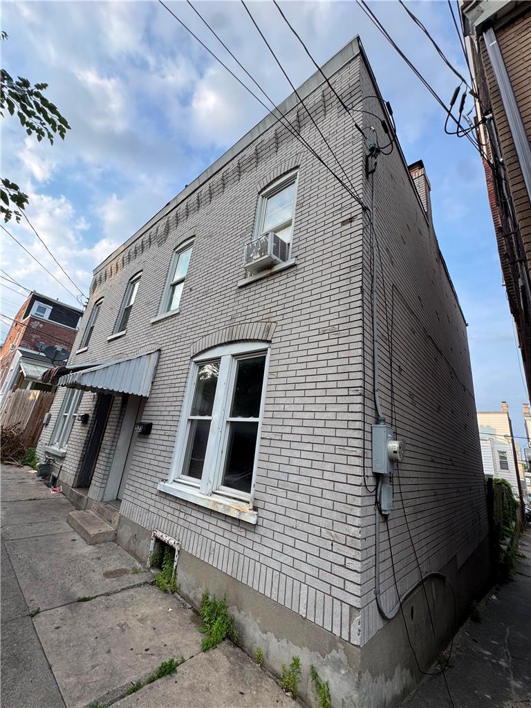 535 Elliger Street
