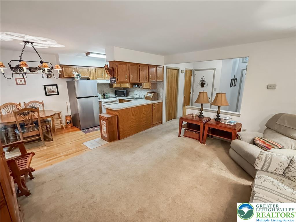 1736 Falcon Drive