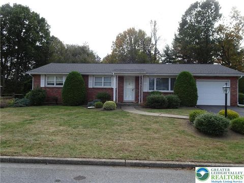 Photo of 1515 Kenwood Drive, Hanover Twp, PA 18017 (MLS # 766664) Photo of 1515 Kenwood Drive, Hanover Twp, PA 18017 (MLS # 766664)