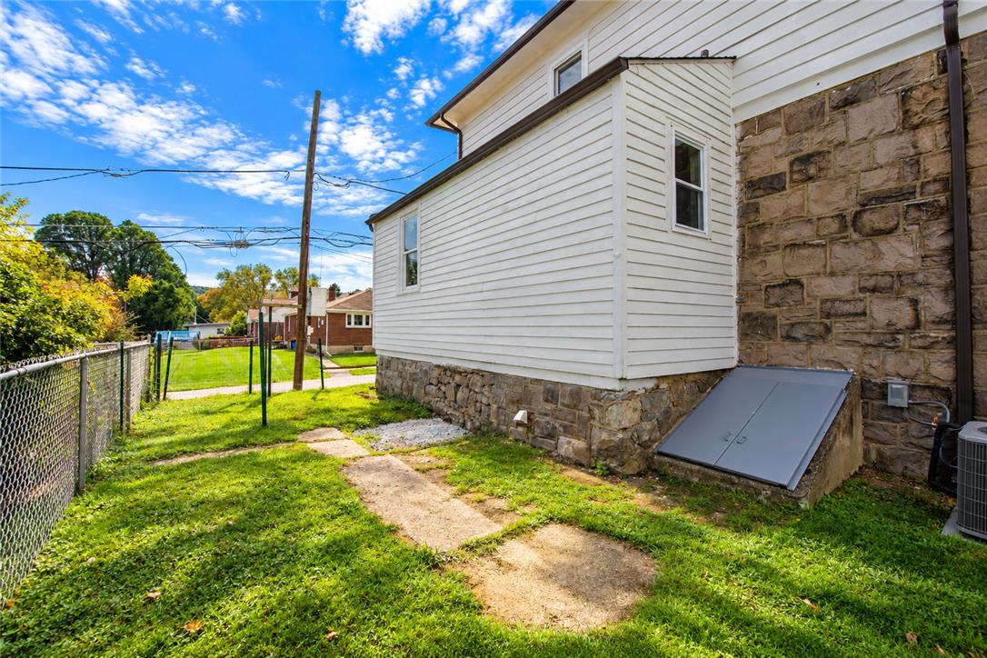 622 Folk Street