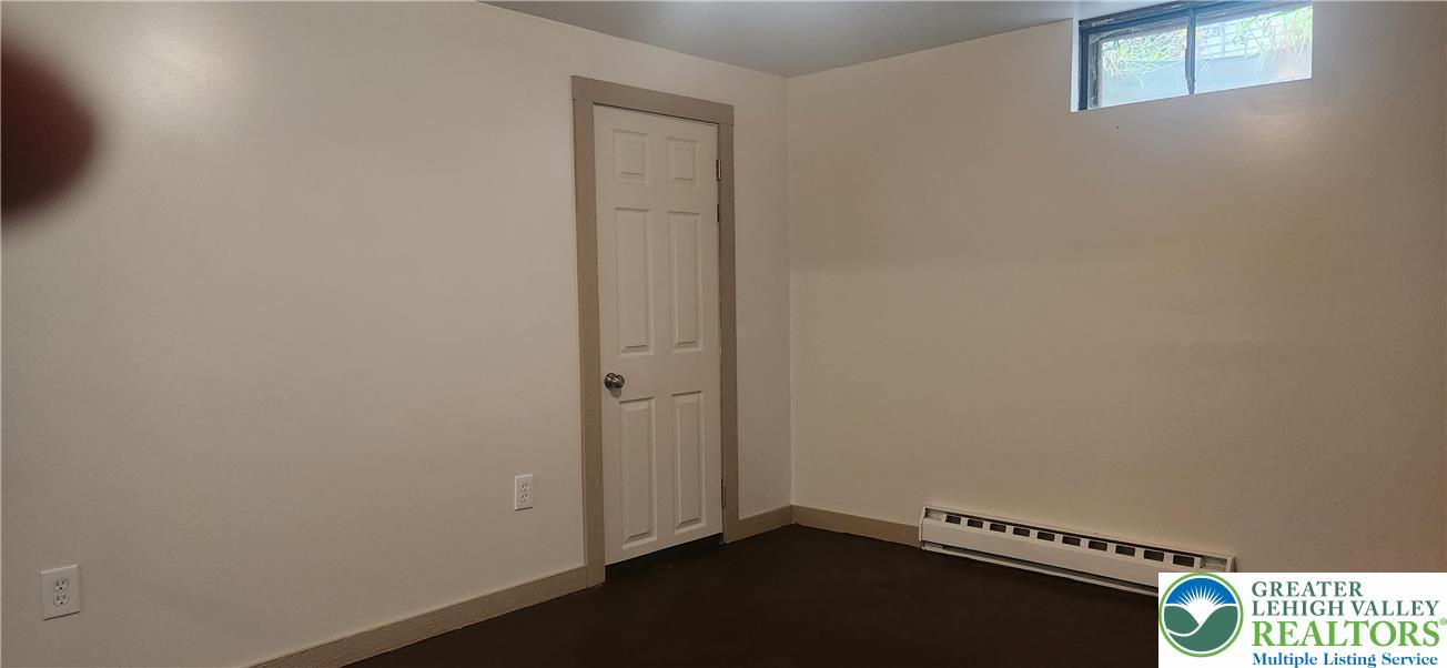 Allentown City, Pennsylvania 18104, United States, 3 Bedrooms Bedrooms, ,2 BathroomsBathrooms,Residential,Pending,193499