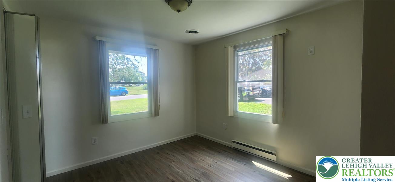 Allentown City, Pennsylvania 18104, United States, 3 Bedrooms Bedrooms, ,2 BathroomsBathrooms,Residential,Pending,193499