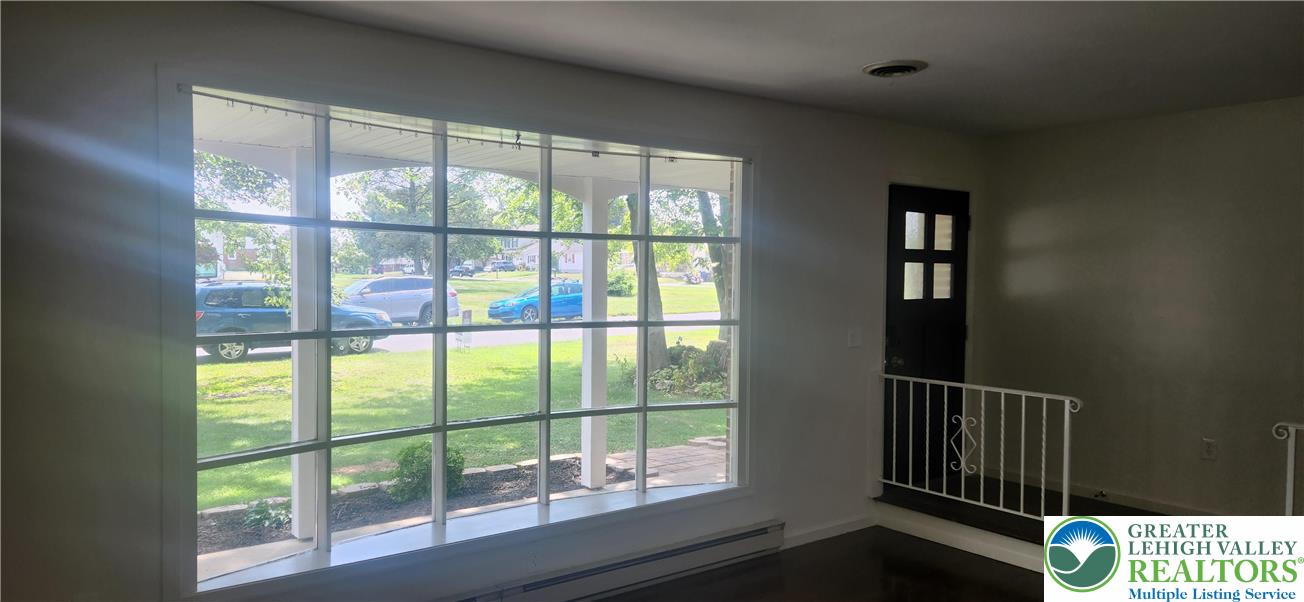 Allentown City, Pennsylvania 18104, United States, 3 Bedrooms Bedrooms, ,2 BathroomsBathrooms,Residential,Pending,193499