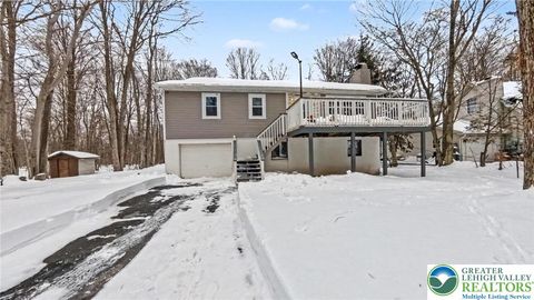 Photo of 1292 Winding Way, Coolbaugh Twp, PA 18466 (MLS # 772459)