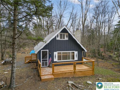 Photo of 129 Mahoning Drive, Coolbaugh Twp, PA 18347 (MLS # 769953)