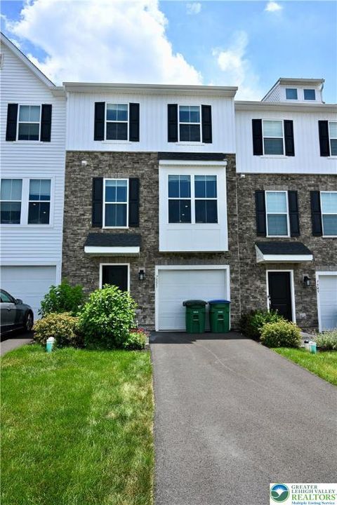 Photo of 7551 Clayton Avenue, Upper Saucon Twp, PA 18036 (MLS # 759136) Photo of 7551 Clayton Avenue, Upper Saucon Twp, PA 18036 (MLS # 759136)