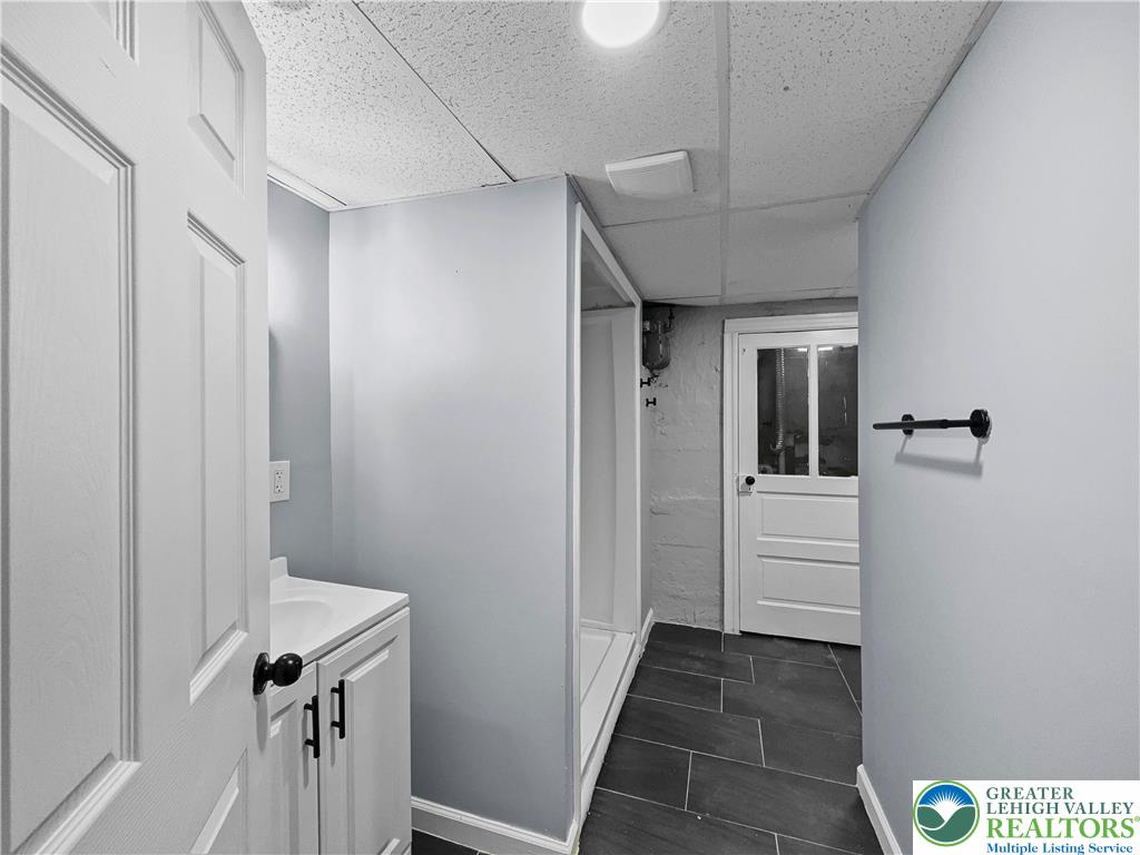 Allentown City, Pennsylvania 18102, United States, 4 Bedrooms Bedrooms, ,2 BathroomsBathrooms,Residential,Active,208601