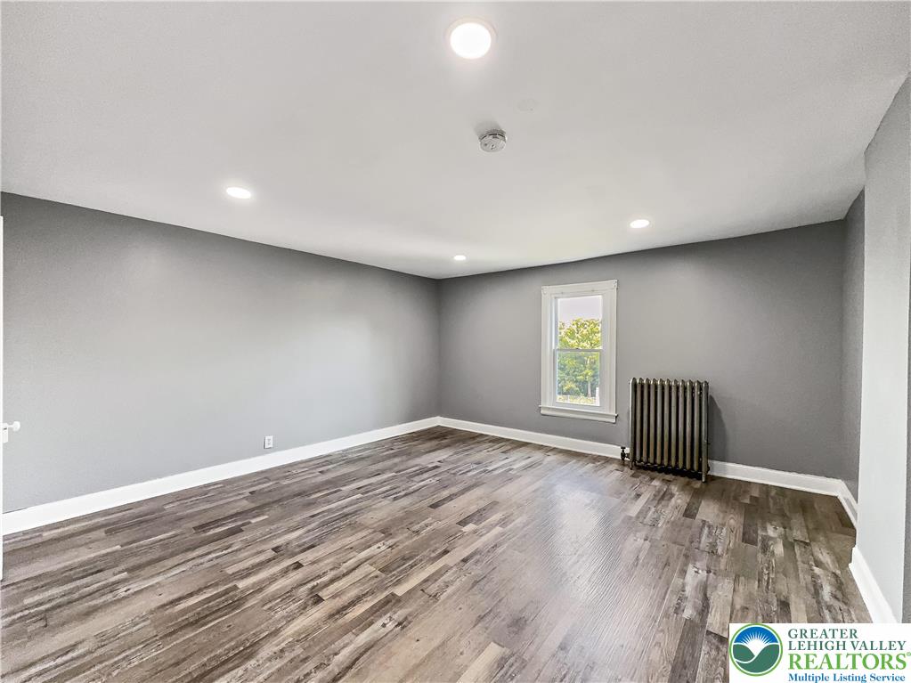 Allentown City, Pennsylvania 18102, United States, 4 Bedrooms Bedrooms, ,2 BathroomsBathrooms,Residential,Active,208601