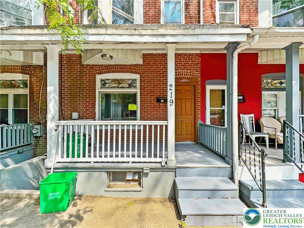 Allentown City, Pennsylvania 18102, United States, 4 Bedrooms Bedrooms, ,2 BathroomsBathrooms,Residential,Active,208601